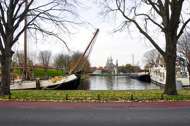 Ship and city gate