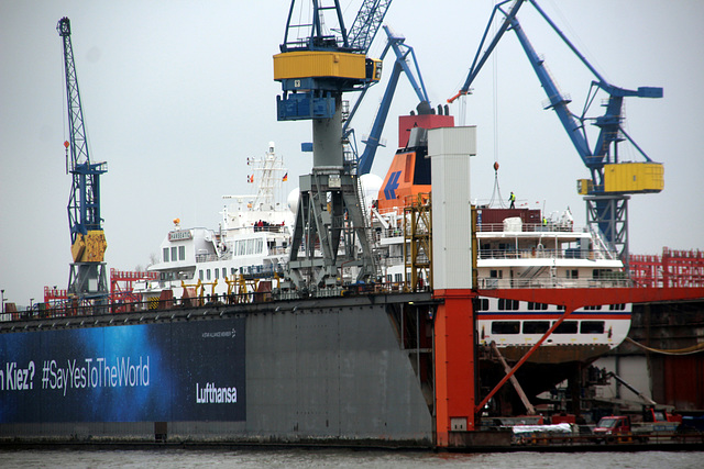 Hanseatic im Dock