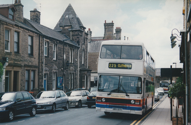 Lancashire United (Blazefield) 2137 (DBV 137Y) in Clitheroe – 30 May 2001 (467-11) Lancashire United (Blazefield) 2137 (DBV 137Y) in Clitheroe – 30 May 2001 (467-11)