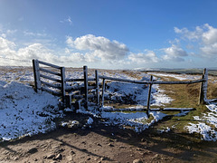 Snow back today on Cown Edge