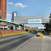 Xantener Straße mit Werksanlagen der Solvay Chemicals GmbH (Rheinberg-Ossenberg) / 8.06.2023