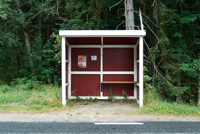 busstop-1210562-co-11-08-15