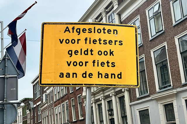 Afgesloten voor fietsers geldt ook voor fiets aan de hand