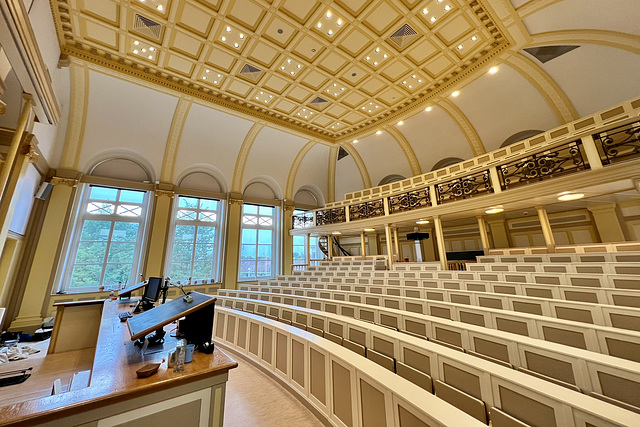 Lecture hall at the Kamerlingh Onnes building