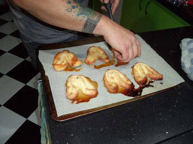 William makes palmiers