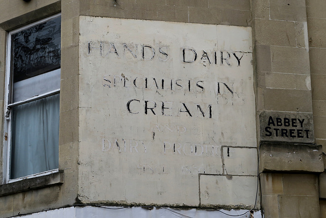 IMG 6525-001-Hands Dairy Ghostsign