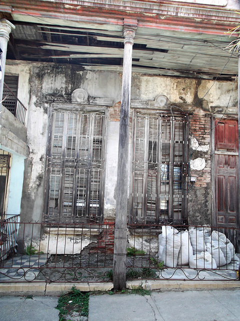 Cuban ghosts house