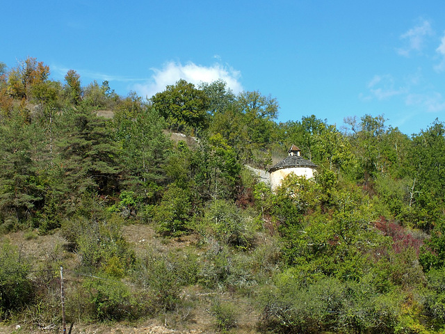 Pigeonnier sur la colline (Vallée de la Dordogne)