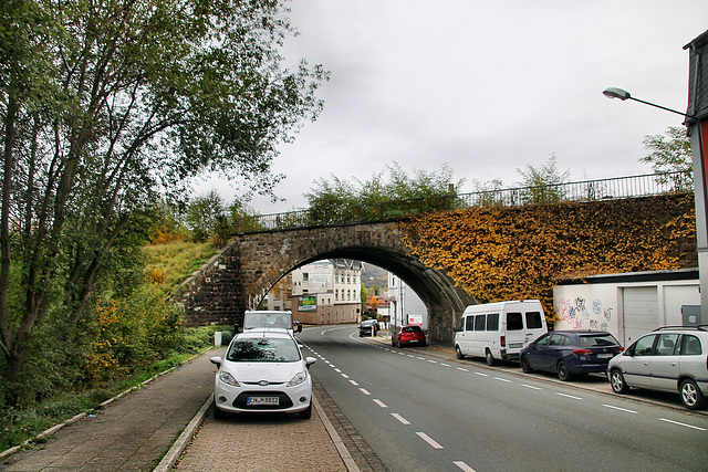 Brücke der ehem. Elbschetalbahn über der Haßlinghauser Straße (Gevelsberg) / 24.10.2020