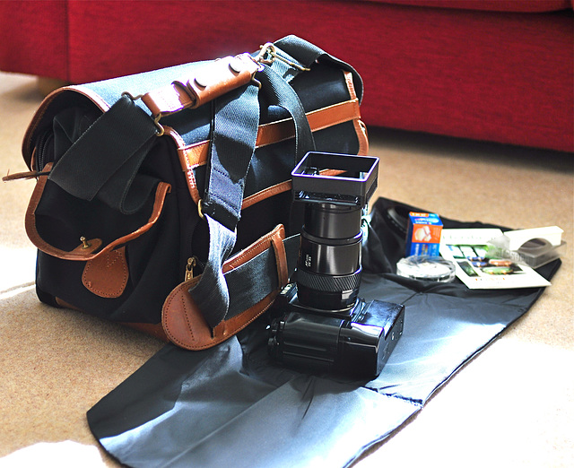 CCS Holdall and Minolta 9000