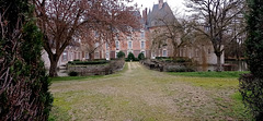 le chateau de Chateaurenard 45