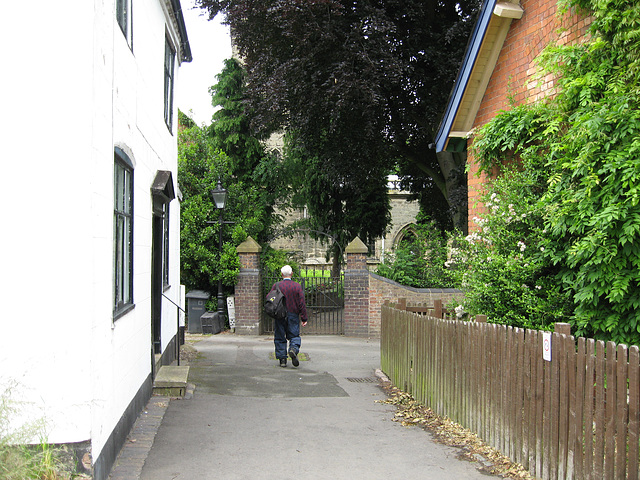 Path to the south side of the Church of St. Margaret of Antioch at Stoke Golding