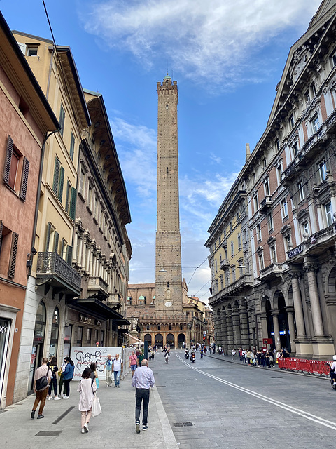 Bologna 2021 – Via Rizzoli and the Asinelli Tower