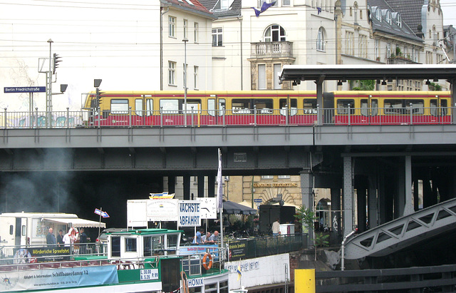 S-Bahn crossing the Spree