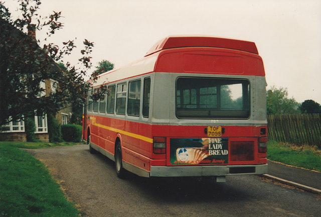 Midland Red South 709 (TOF 709S) at Sibford Ferris – 1 Jun 1993 (195-26) Midland Red South 709 (TOF 709S) at Sibford Ferris – 1 Jun 1993 (195-26)