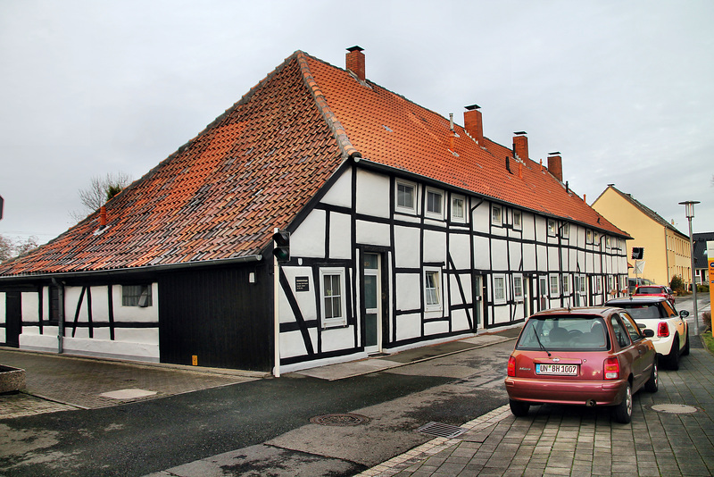 Salzsiederhäuser von 1780 am Zimmerplatz (Unna-Königsborn) / 26.11.2022