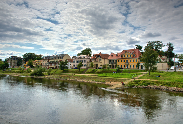 Sur les rives de l'Elbe