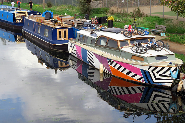 IMG 9246-001-Lea Navigation Reflection