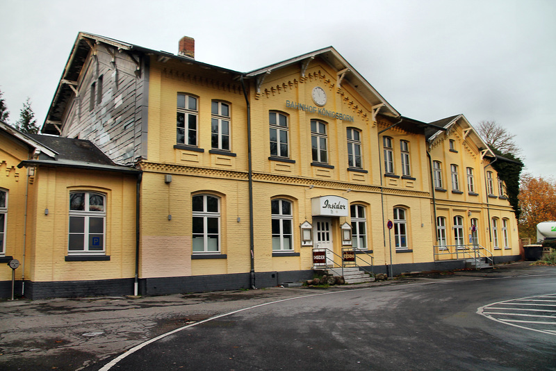 Empfangsgebäude des Bahnhofs Königsborn (Unna) / 26.11.2022