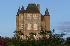 Donjon du château de Bellegarde.