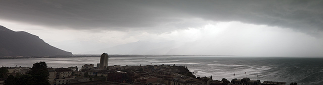 210620 Montreux orage pano