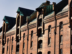 Im historischen Lagerhauskomplex in der Speicherstadt fühlt man sich um weit mehr als 100 Jahre zurückversetzt - Hamburg (2 x PiP)
