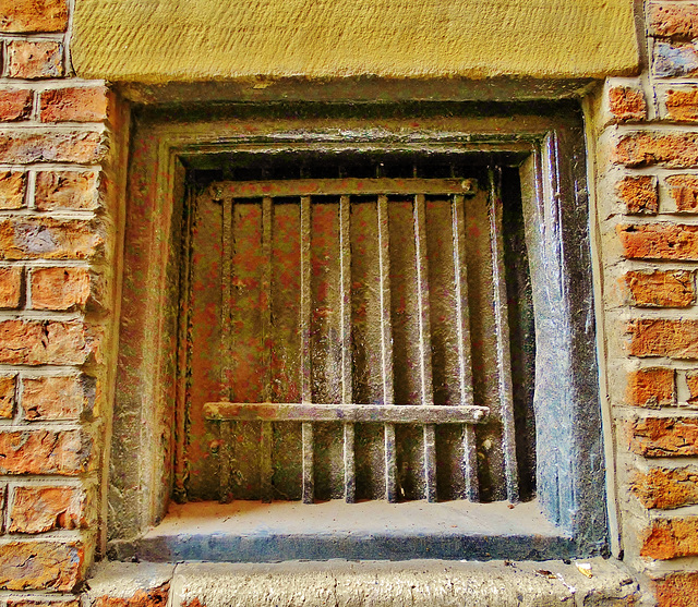 Windows, Bars and Muck