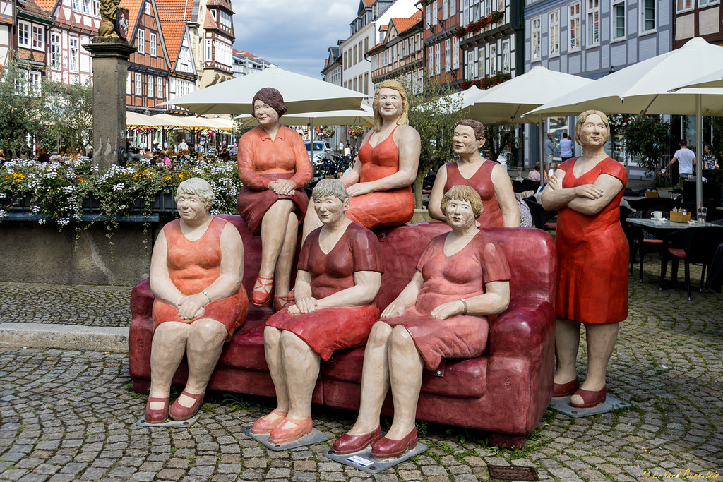 Christel Lechner: Rotes Sofa (HBM and PiP)