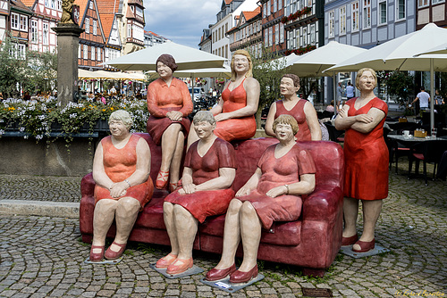 Christel Lechner: Rotes Sofa (HBM and PiP)