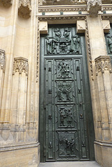 Puerta de la Catedral de Praga
