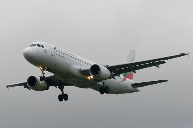 LZ-FBE approaching Heathrow - 4 November 2015