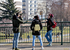 Wann ist denn endlich das Foto fertig - in der Zeit hätt' ich's auch malen können!