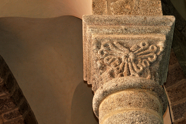 Chapiteau - Eglise de Bénévent-l'Abbaye