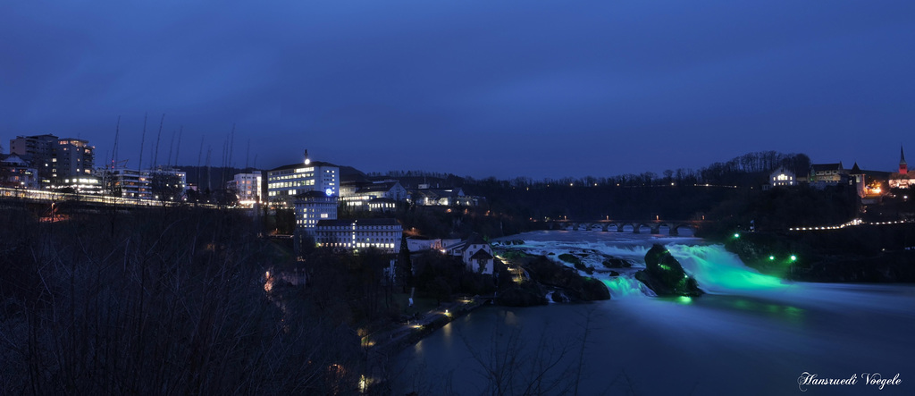 Rheinfall  in Grün