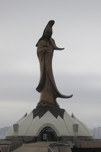 Kun Iam Statue