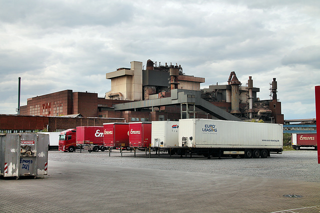 Blick auf das Oxygenstahlwerk von ArcelorMittal (Duisburg-Ruhrort) / 22.07.2023