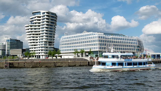 Marco Polo-Wohnturm und Unilever-Gebäude