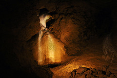 Concrétion intitulée " Voile de la Mariée " - Grottes de la Balme .