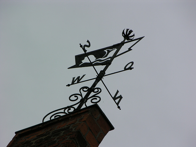 Schornstein mit Wetterfahne