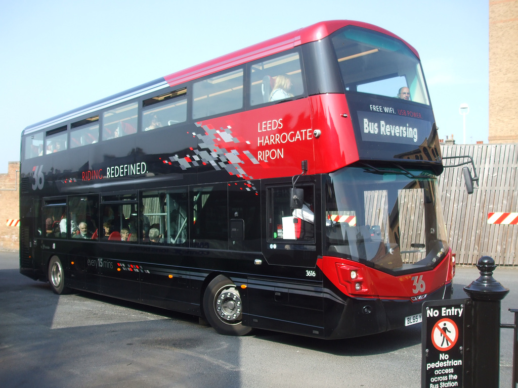 DSCF3615 Transdev Harrogate and District BL65 YYO in Harrogate - 9 Jun 2016