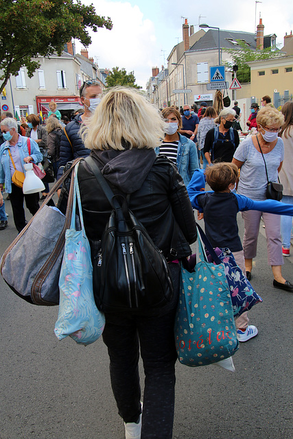 Je comprends mieux l'expression " l'affaire est dans le sac " .