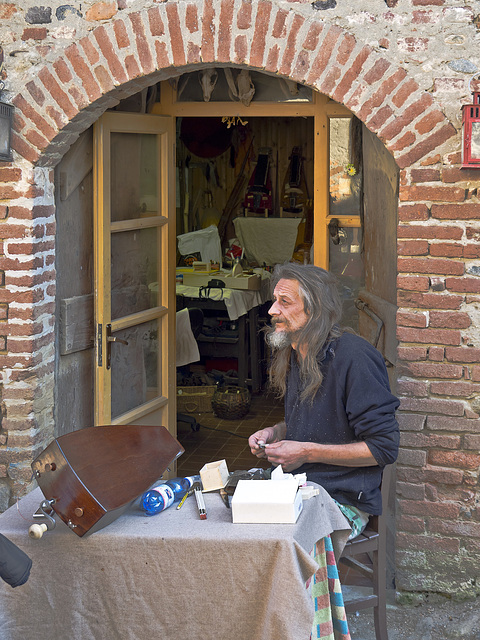 The artisan luthier in the medieval village of Candelo Ricetto (BI)