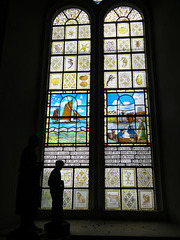 st margaret's church, barking, essex (27)c20 glass