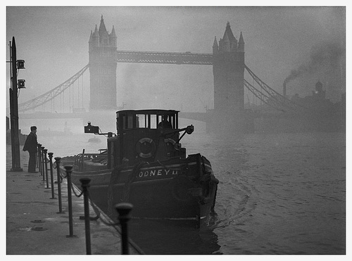 F1952 London smog (Tower Bridge)