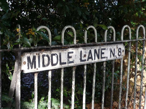 Middle Lane, N8