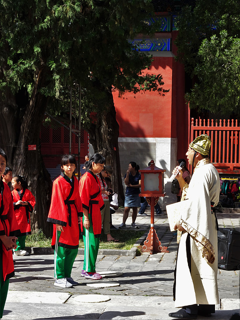 Kids on parade, Confucian Temple_1