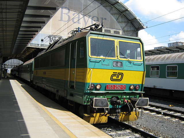 Pch - 163 252-0 at Praha