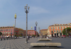 ...la place Masséna à Nice...