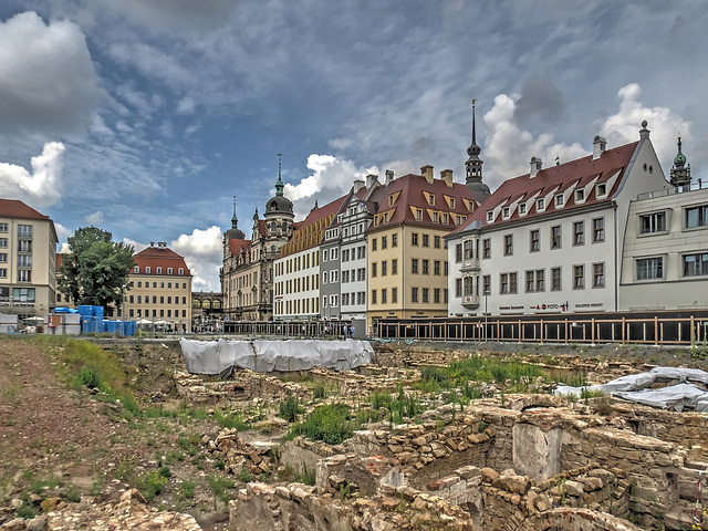 Dresden in die Keller geschaut - Historische Grundmauern