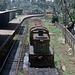 Personenzug auf Nebengeleise im Bahnhof Beruwala auf Sri Lanka 1982